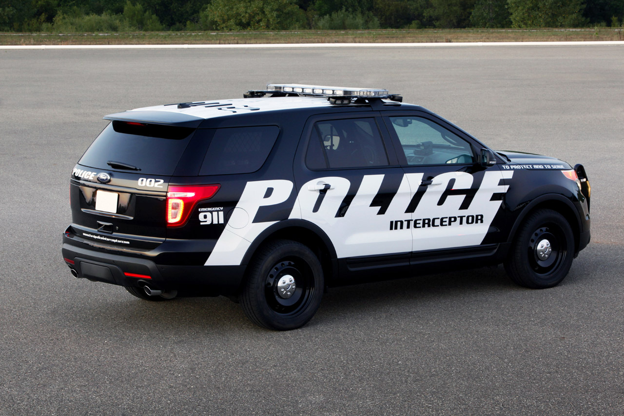 Ford Interceptor Utility, mobil polisi yang keren  motorek